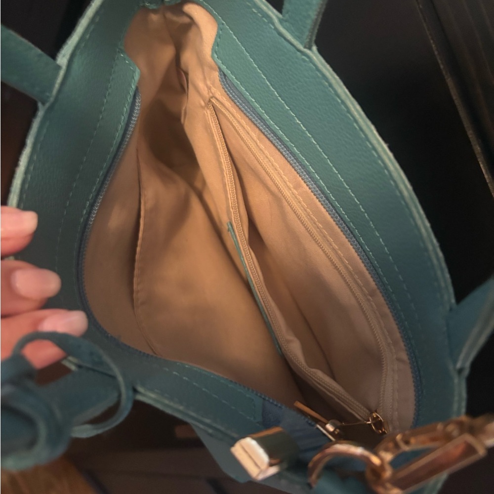 Fun Blue Handbag - Picture 2 of 2